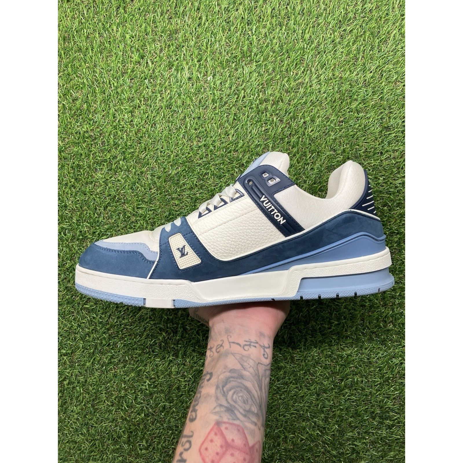 Louis Vuitton Louis Vuitton Trainer ' Blue Beige ' | EXCELLENT Size US 11 / EU 44 - 4 Thumbnail