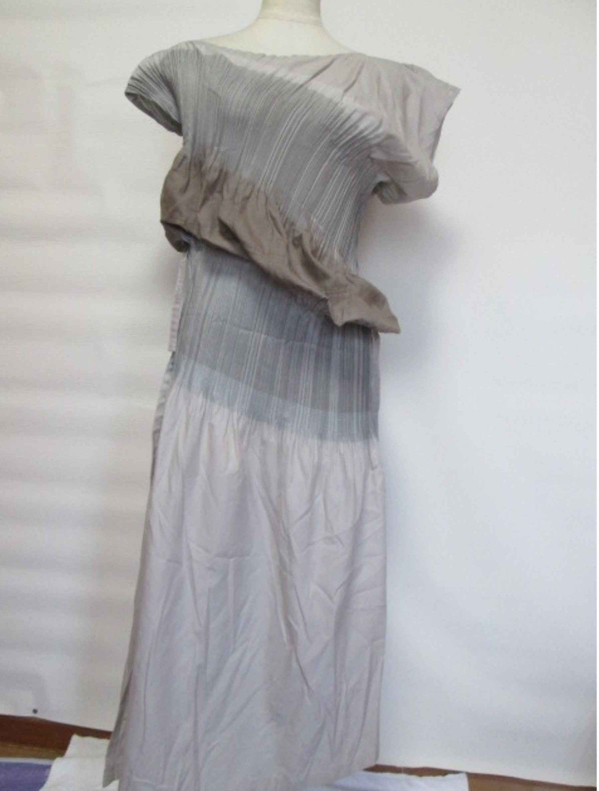 Issey Miyake issey miyake asymetrical pleated dress Size XS / US 0-2 / IT 36-38 - 1 Thumbnail