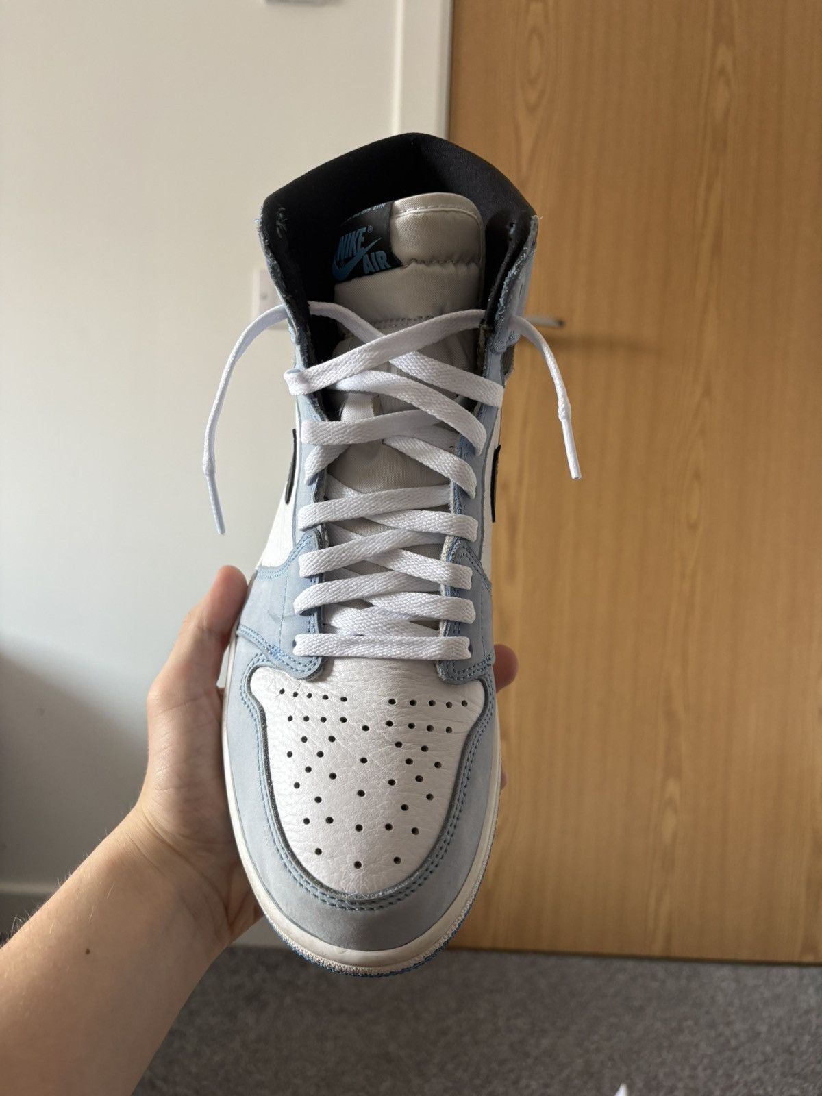 Jordan Brand × Nike Jordan 1 High Retro OG ‘University Blue’ Size US 10 / EU 43 - 4 Thumbnail