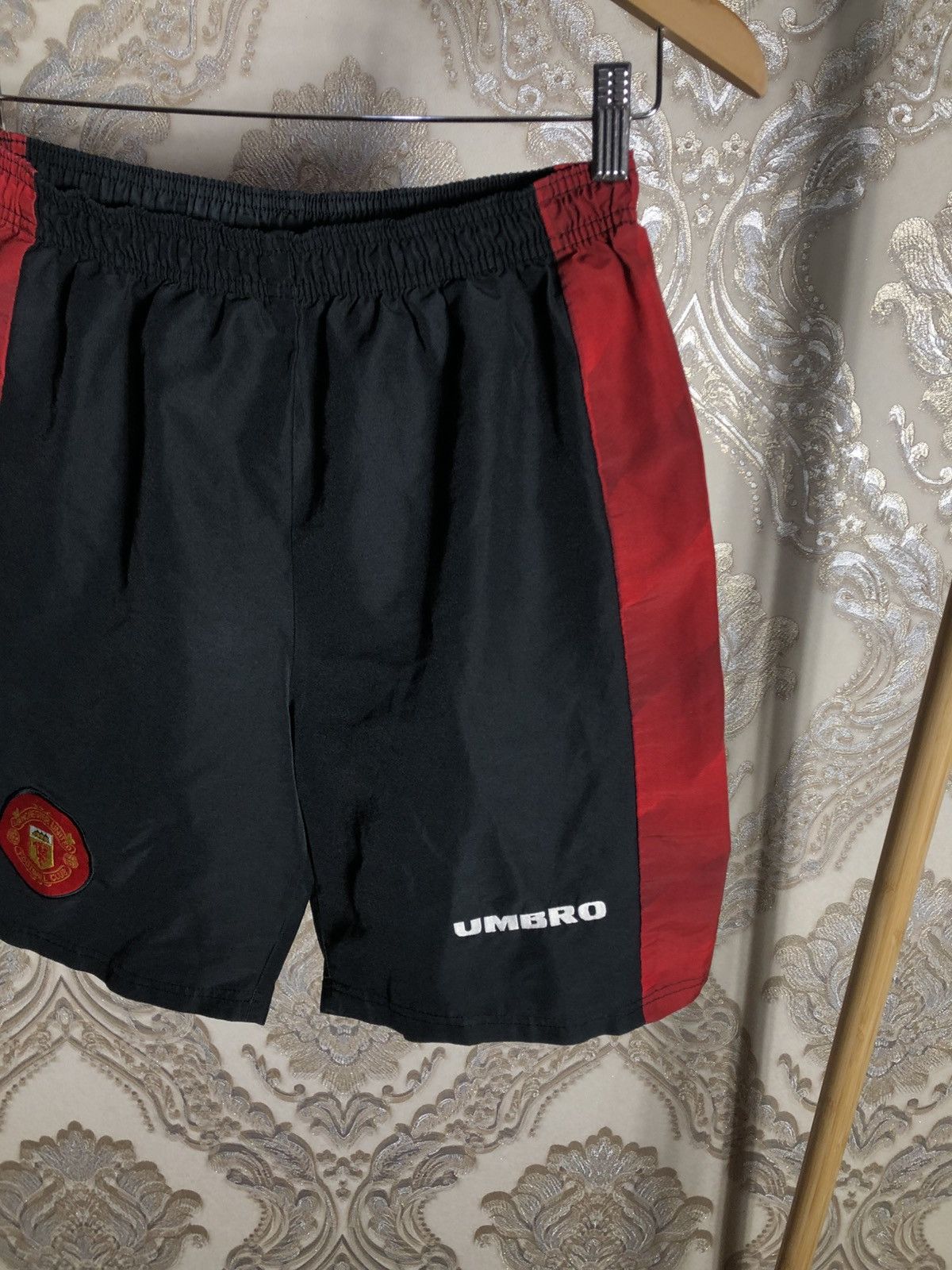Vintage VERY RARE UMBRO FC MANCHESTER UNITED ENGLAND SOCCER SHORTS Size US 30 / EU 46 - 2 Thumbnail