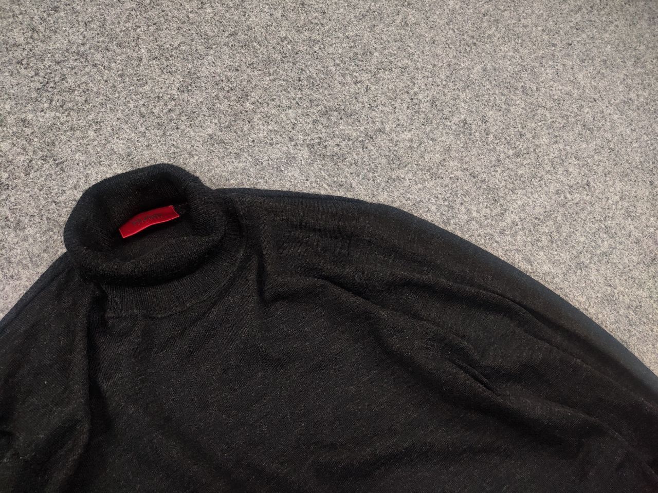 Hugo Boss Hugo Boss light wool Sweater high turtleneck collar Gray Size US M / EU 48-50 / 2 - 6 Thumbnail