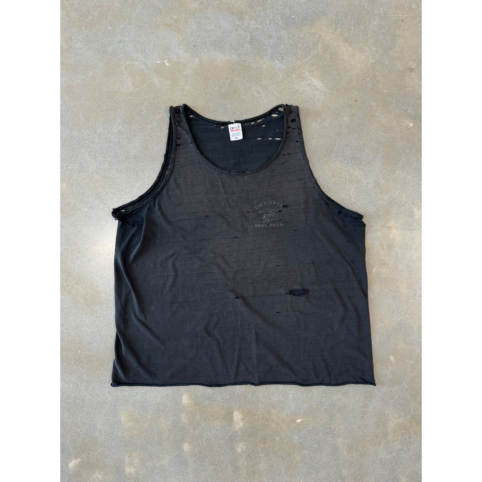 Vintage Vintage 1990s Thrashed US Navy Tanktop [XXL] Size US XXL / EU 58 / 5 - 3 Thumbnail