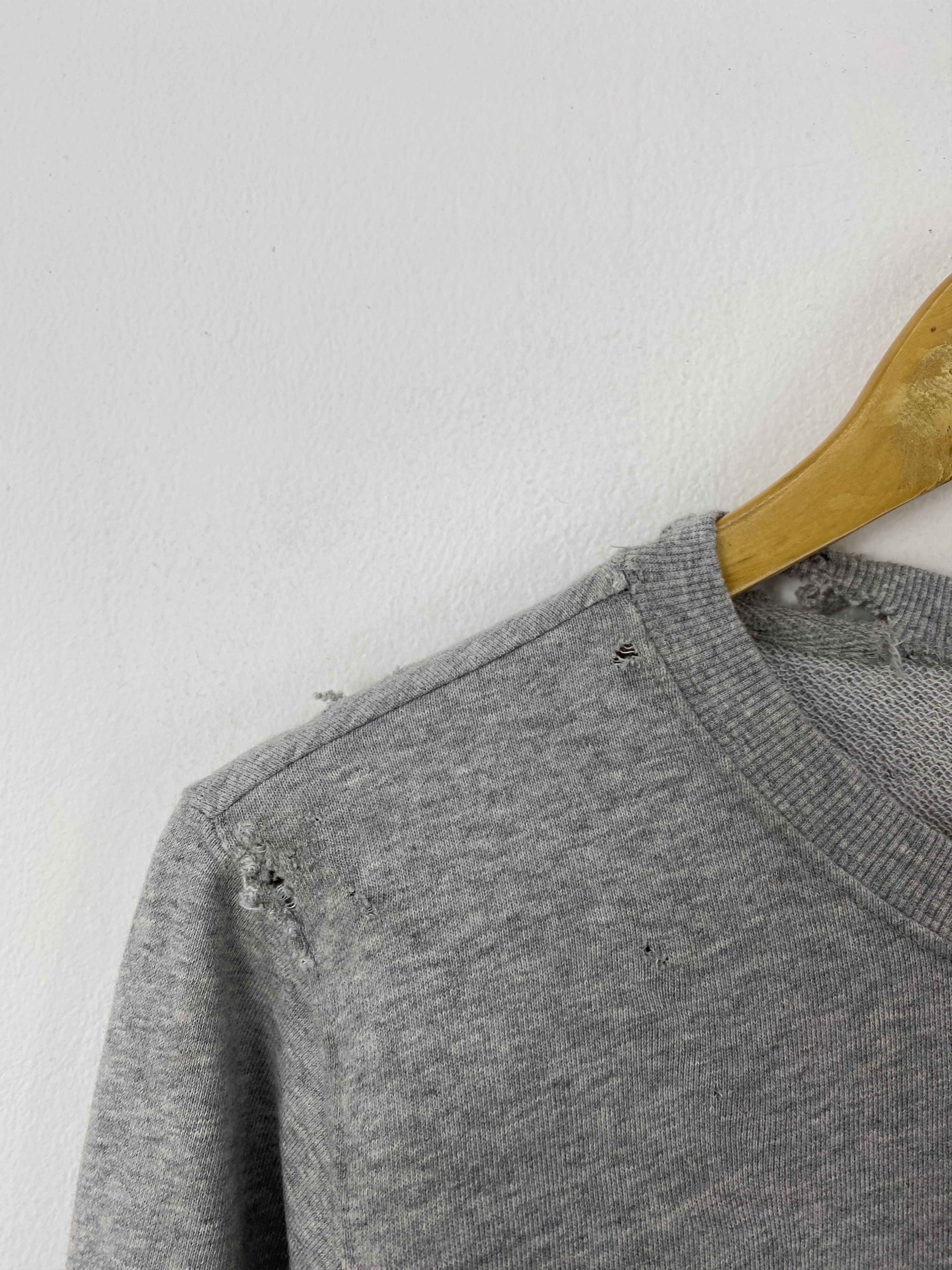 Champion Vintage Champion Spell Out Distressed Sweatshirt SH0099 Size US L / EU 52-54 / 3 - 10 Thumbnail