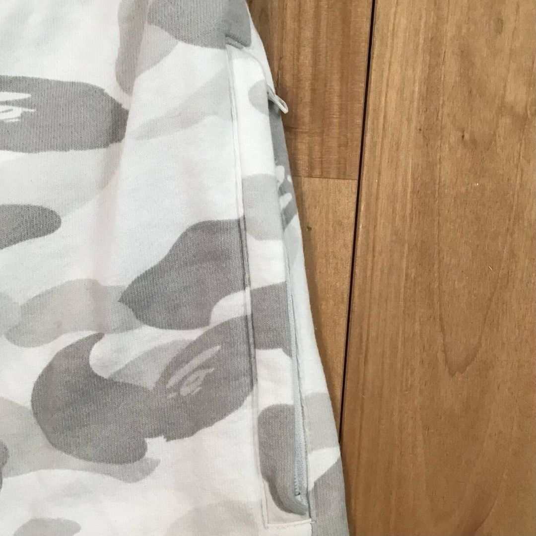 Bape BAPE White camo sweat shorts a bathing apa NIGO ★size M Size US 32 / EU 48 - 3 Thumbnail