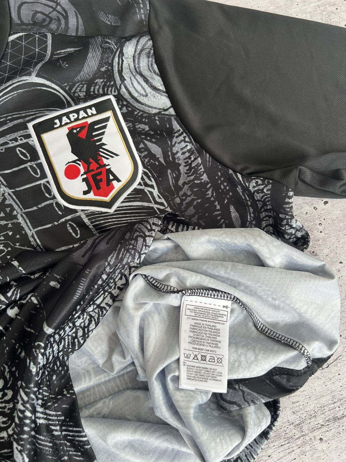 Anime Adidas Japan Black Big Logo Soccer Jersey Size US M / EU 48-50 / 2 - 10 Thumbnail