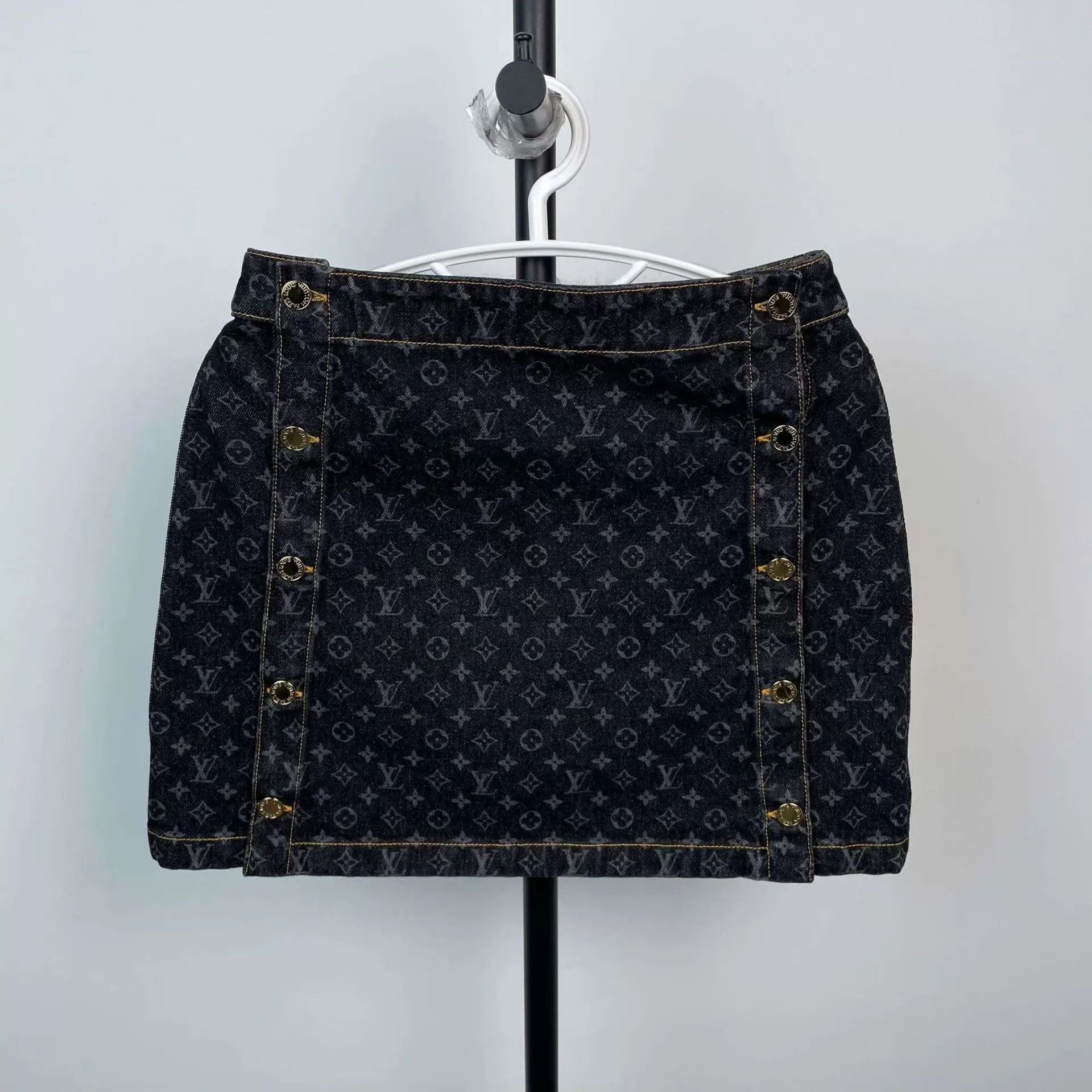 Louis Vuitton LV Gray Denim Print Skirt S Size 28" / US 6 / IT 42 - 1 Thumbnail