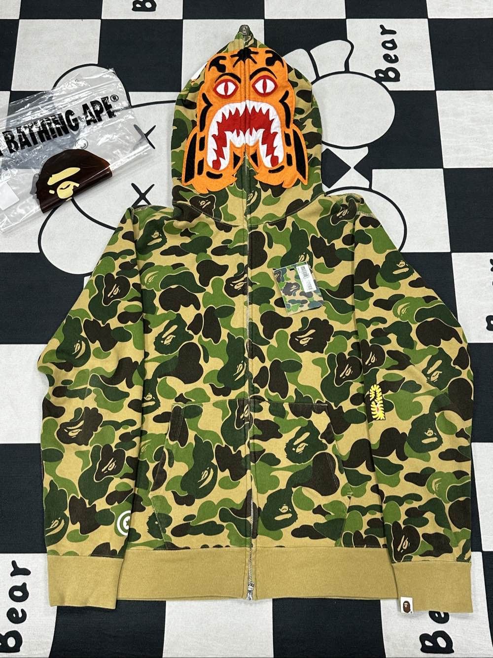 Bape A Bathing Ape Tiger Camo Full Zip Hoodie Size XL Size US XL / EU 56 / 4 - 1 Thumbnail