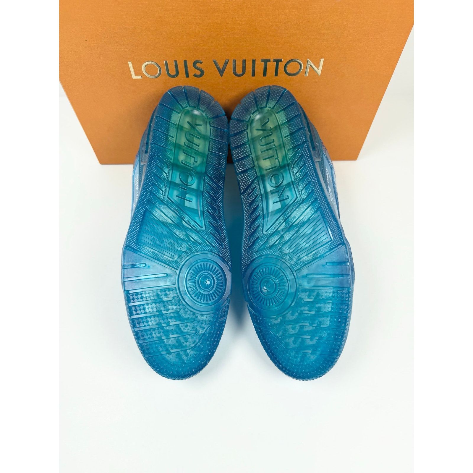 Louis Vuitton Size 7LV/8US - Louis Vuitton Transparent Blue Trainer NEW Size US 8 / EU 41 - 8 Thumbnail