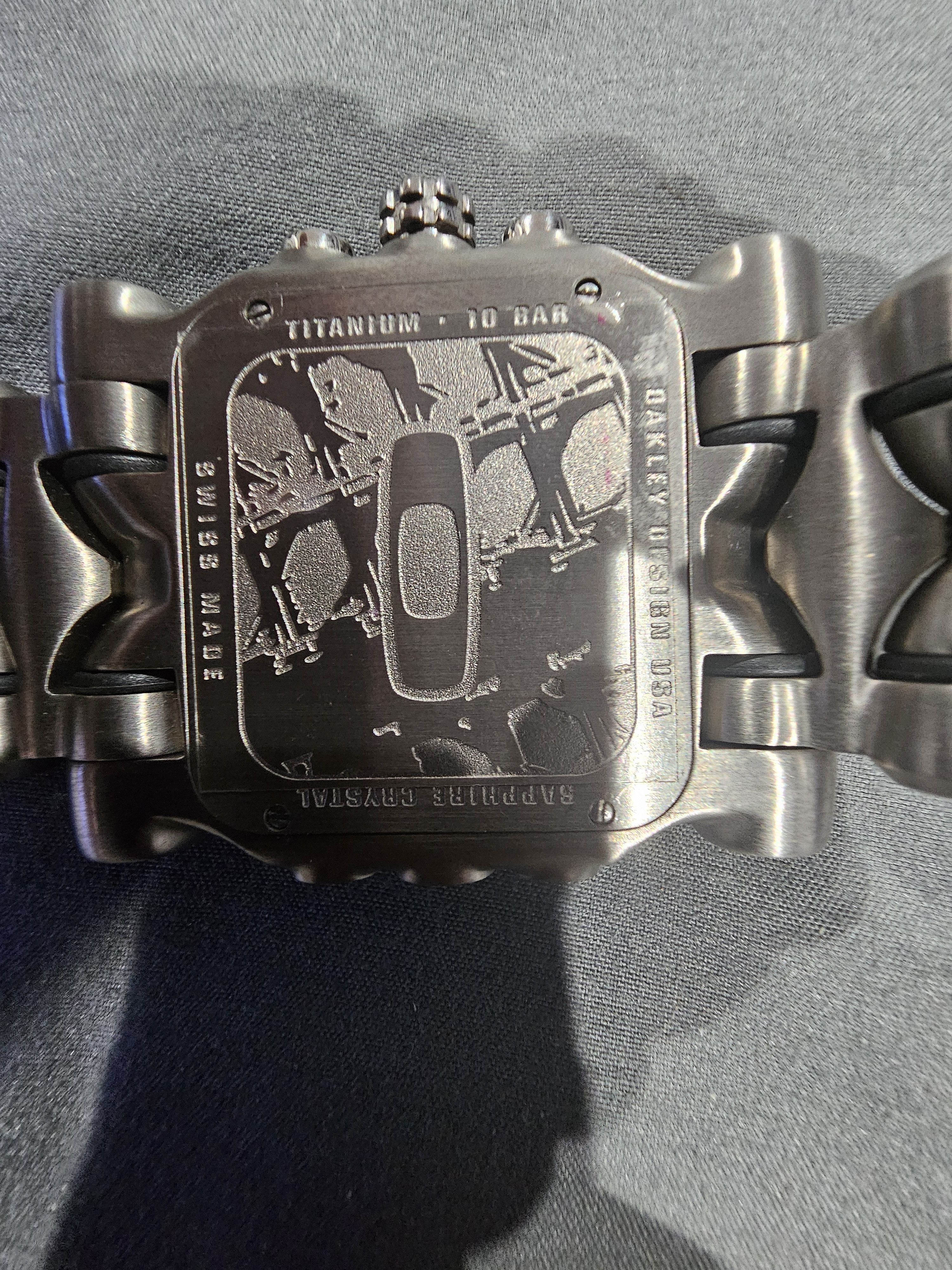 時計 OAKLEY minute machine Super rare watch here. This Black DLC (Diamond-Like Carbon