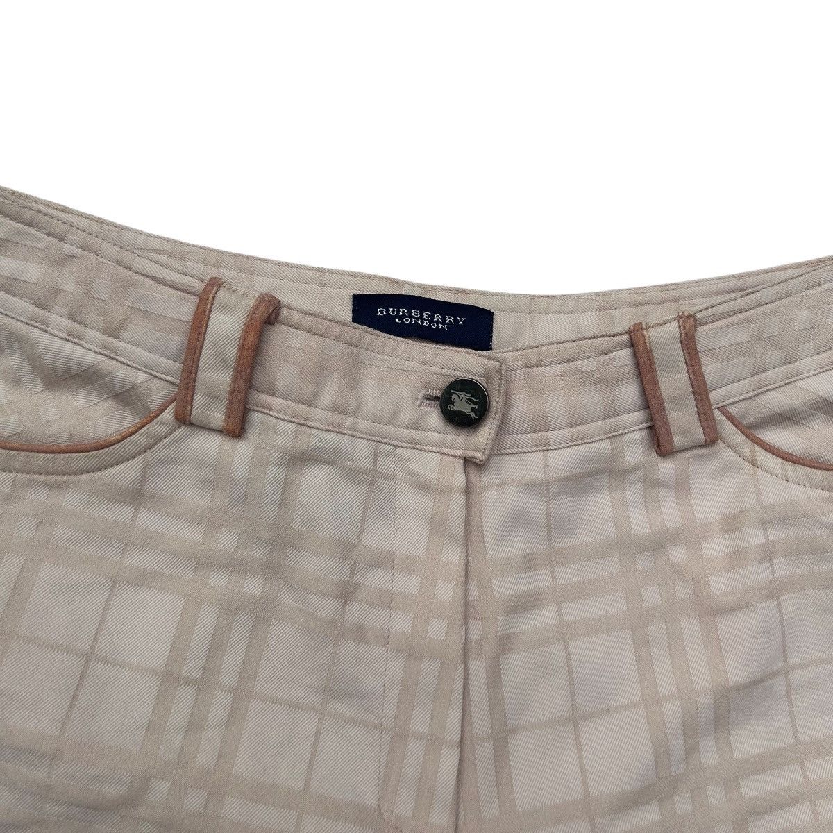 Burberry Vintage Burberry Nova Check Short Pants Size 28" / US 6 / IT 42 - 4 Thumbnail
