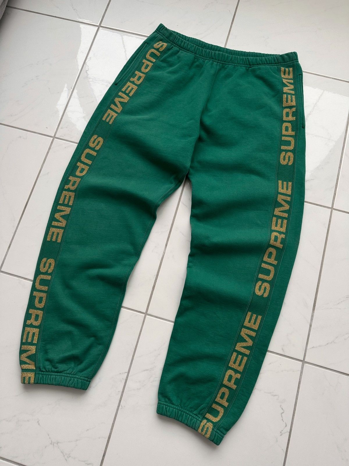 Supreme Supreme Green Sweatpants Size US 34 / EU 50 - 3 Thumbnail