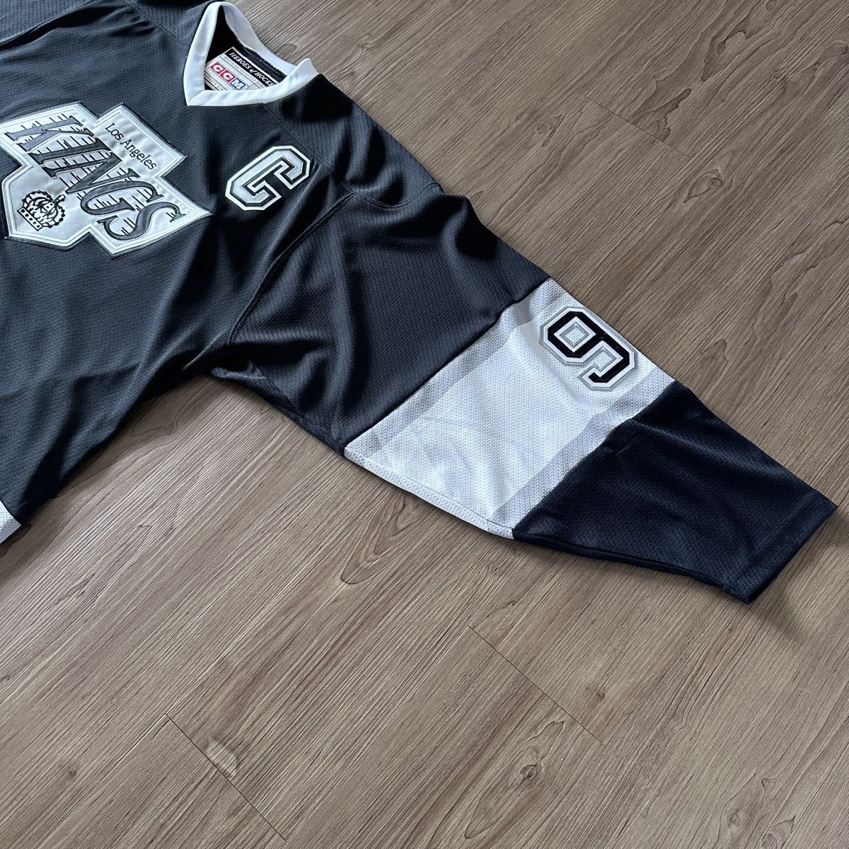 Ccm LA Kings Gretzky CCM Heroes of Hockey Auth Throwback Jersey Size US S / EU 44-46 / 1 - 3 Thumbnail