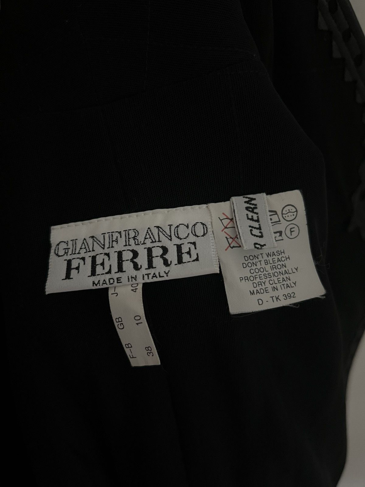Gianfranco Ferre Gianfranco Ferré Vintage 1990s Checked Blazer – Size S Size XS / US 0-2 / IT 36-38 - 10 Thumbnail