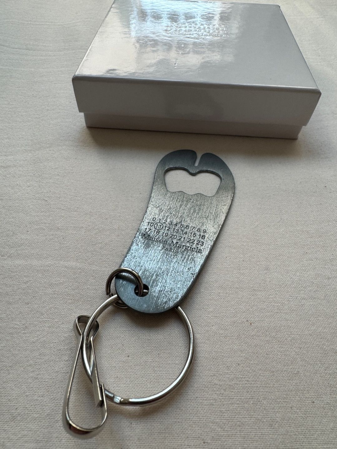 Maison Margiela Maison Margiela Tabi Bottle Opener Keyring Size ONE SIZE - 1 Thumbnail