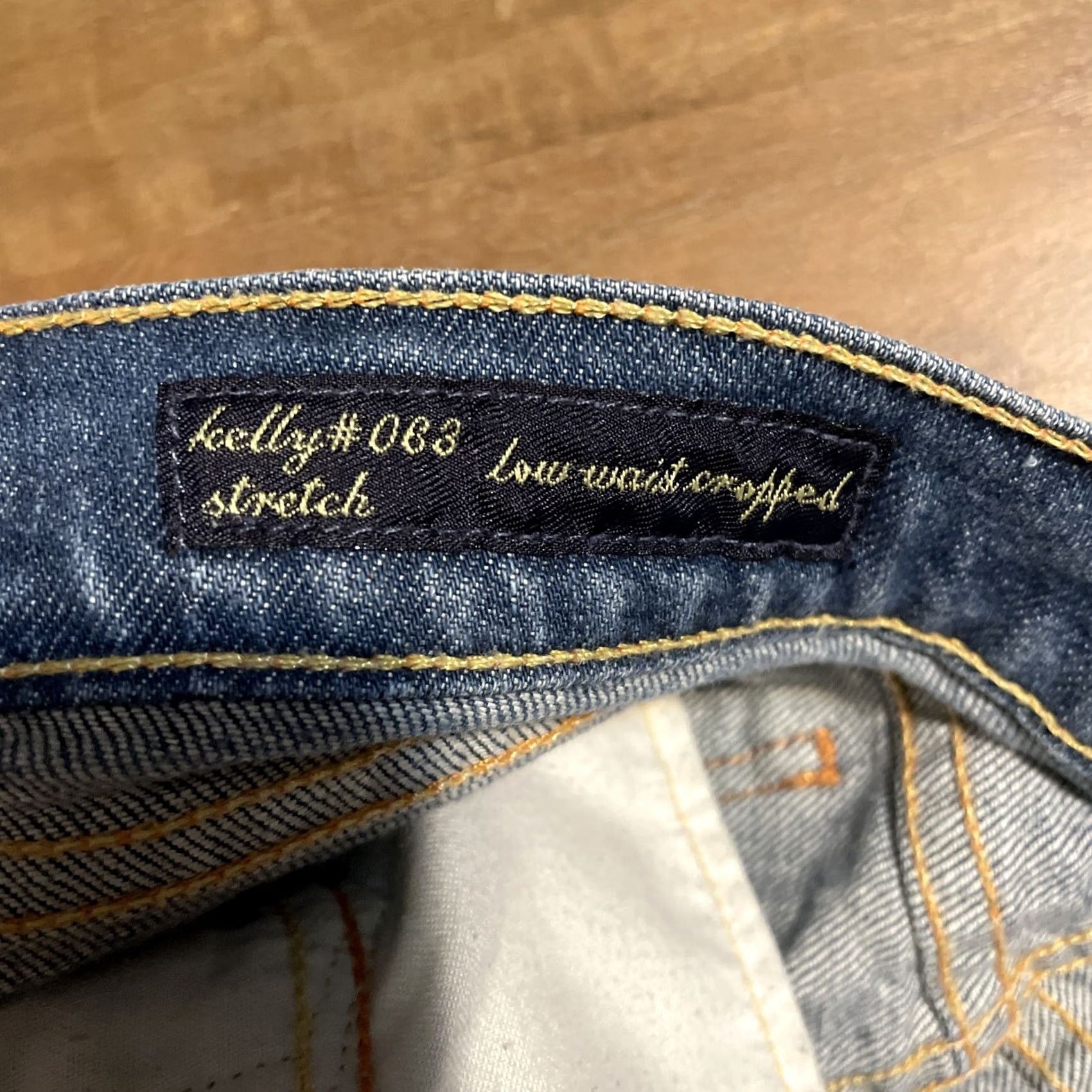 Citizens Of Humanity Citizen of Humanity Jeans Shorts Blue Low Waist Cropped Raw Hem Stretch Size 28 Women 90s Size 28" / US 6 / IT 42 - 3 Thumbnail