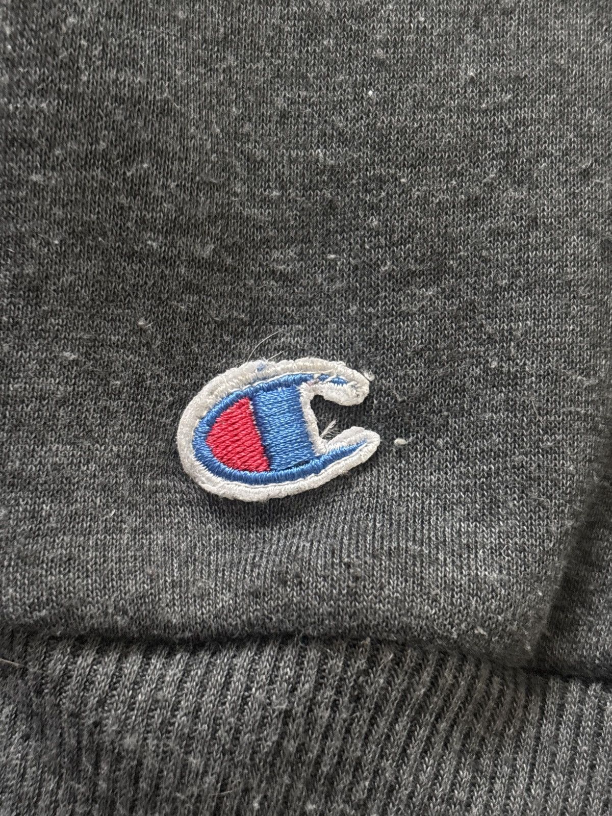 Champion Red white and blue logo champion crewneck Size US M / EU 48-50 / 2 - 1 Thumbnail