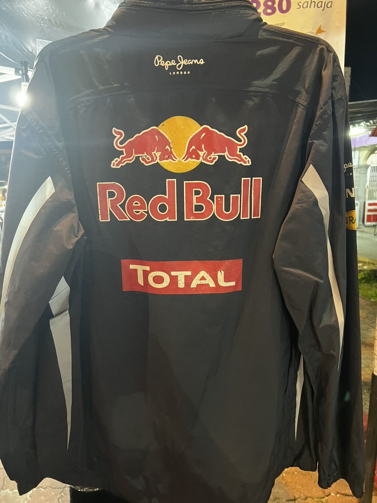 Vintage Red Bull Infiniti Racing F1 Formula Size US S / EU 44-46 / 1 - 2 Thumbnail