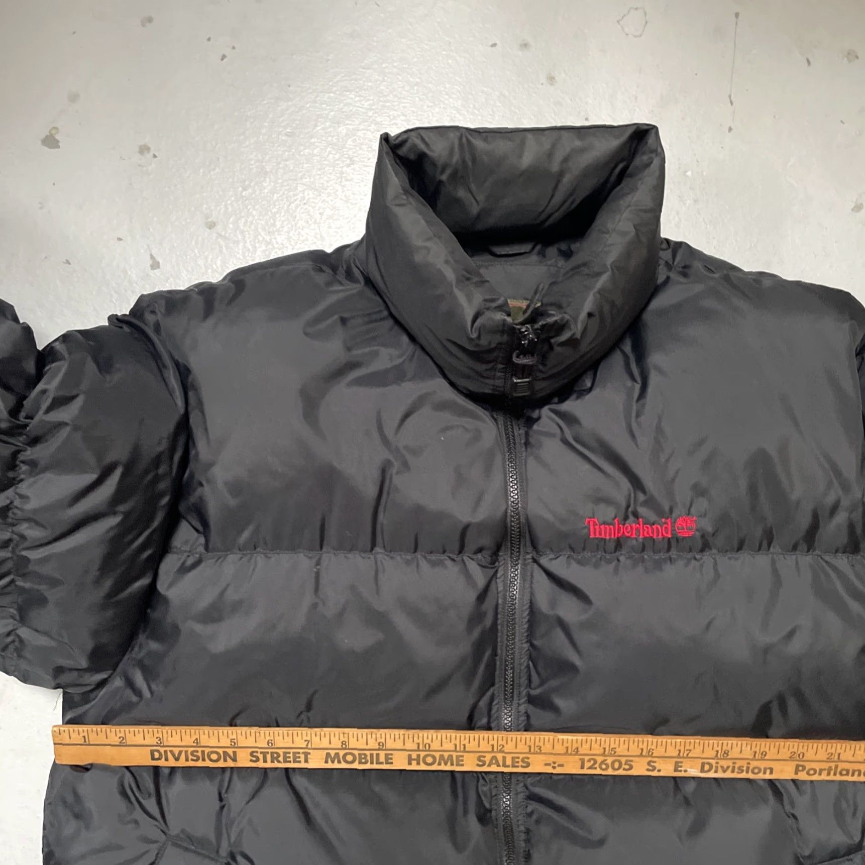 Timberland VINTAGE Timberland Puffer Jacket Unisex Adults L Black Down 90s Streetwear Hip Hop City NYC Size US L / EU 52-54 / 3 - 3 Thumbnail