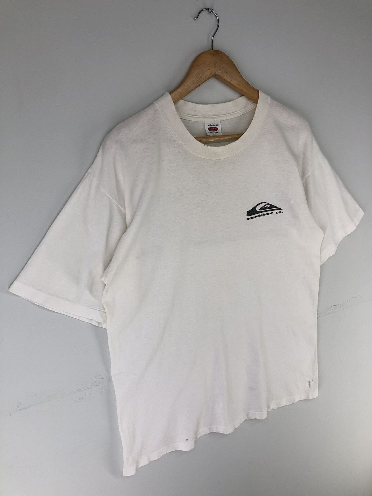 Quiksilver Vintage Quiksilver Big Spellout Distressed Tshirt Size US L / EU 52-54 / 3 - 3 Thumbnail