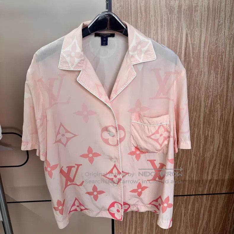 Louis Vuitton Louis Vuitton Full-print presbyopic silk short-sleeved shi Size XS / US 0-2 / IT 36-38 - 1 Thumbnail
