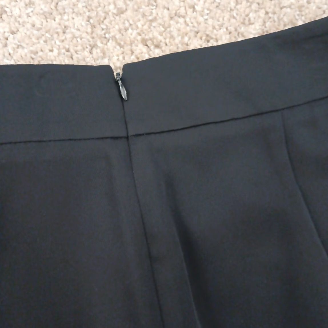 Vintage ELLE Skirt Knee Length Pencil Black Size 8 Ruffle Slit Polyester Women Regular Vintage No Size 30" / US 8 / IT 44 - 7 Thumbnail