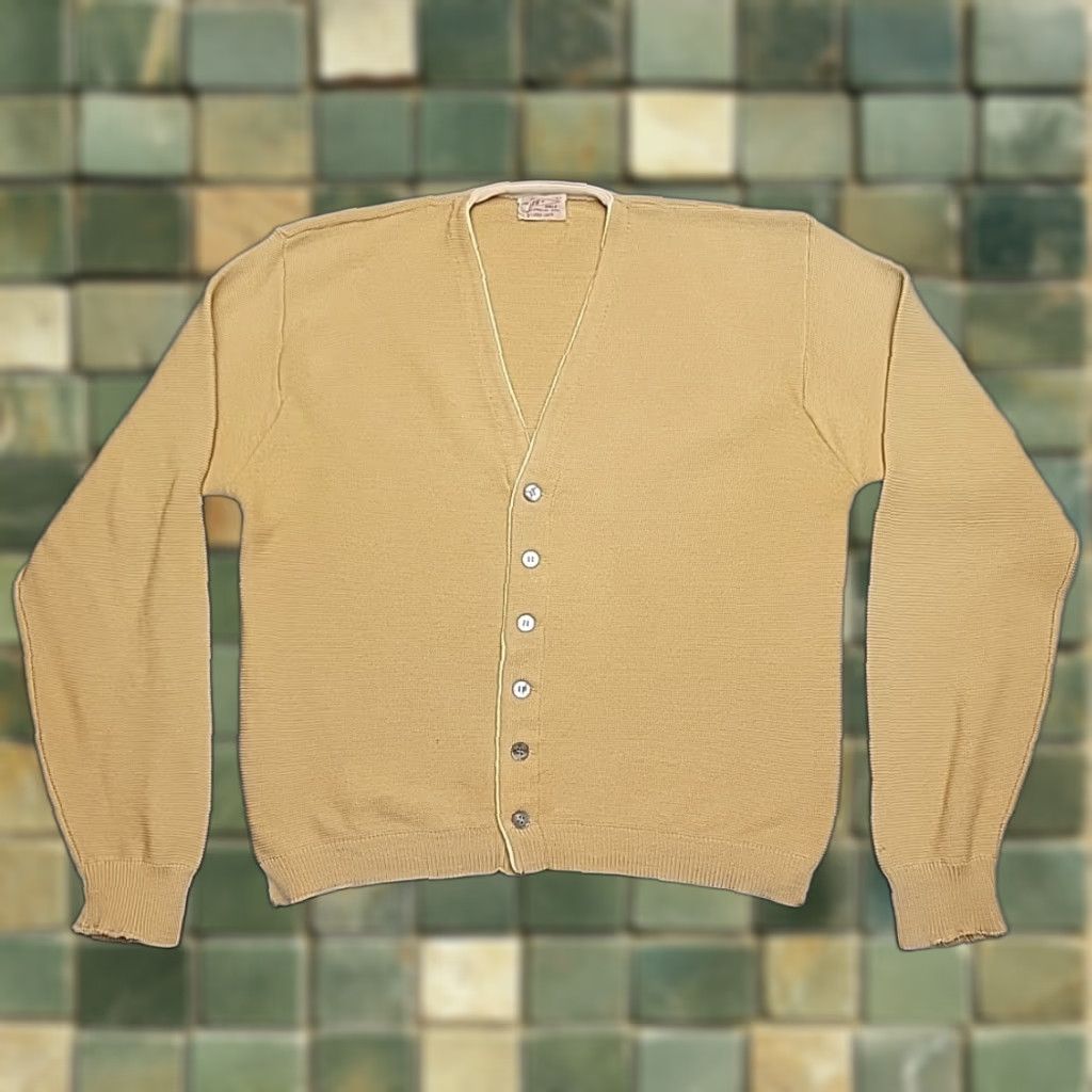 Vintage VINTAGE Lord Jeff 19th Hole Cardigan Mens L Tan 100% Australian Wool Golf VTG USA Cardigan Mens L Yellow Pockets Solid Wool 80s 70s Size US L / EU 52-54 / 3 - 1 Thumbnail