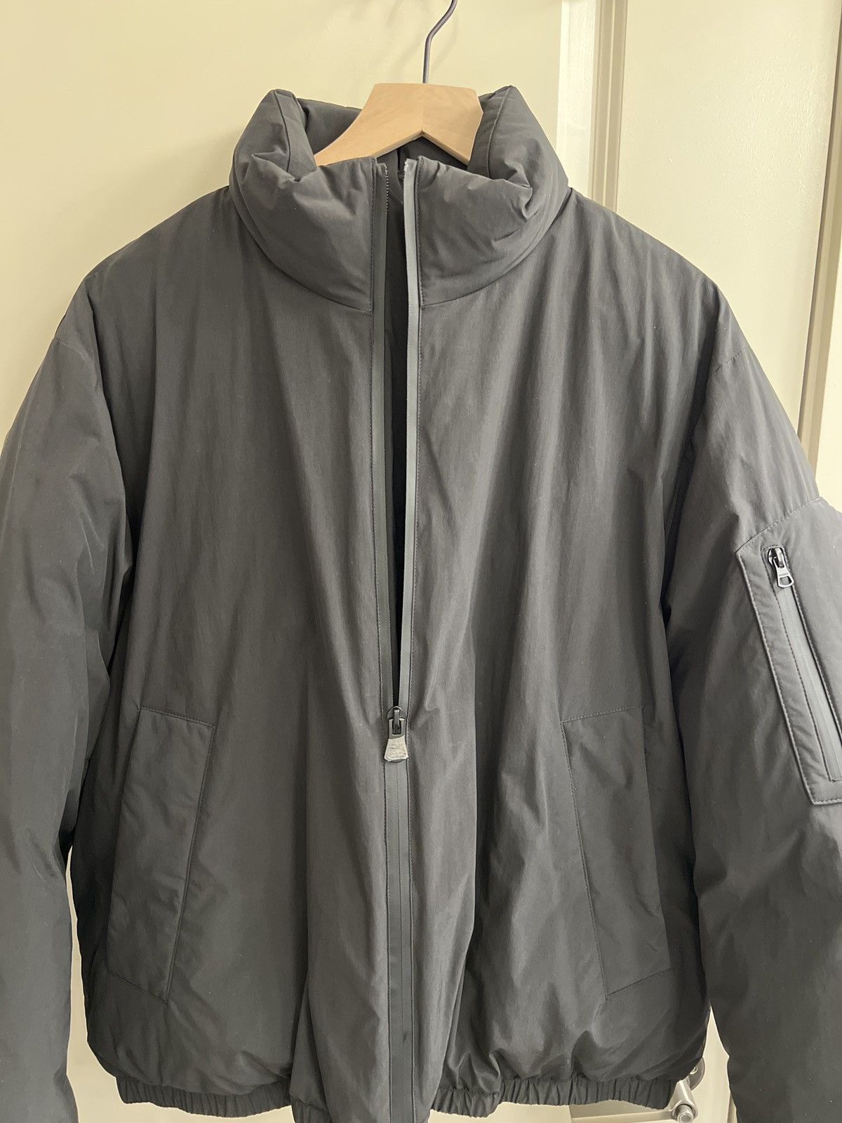 Burberry Black Puffer Jacket size Large