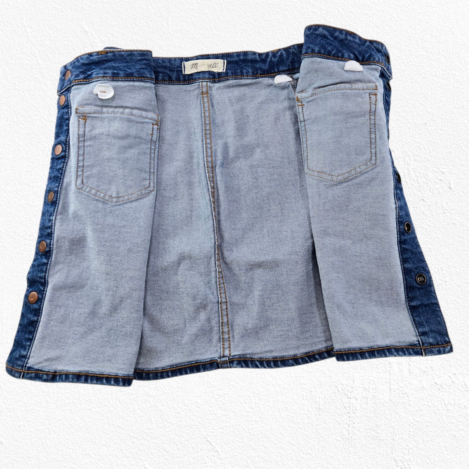 Madewell Madewell Two Tone Button Front Denim Mini Skirt Size 26 Size 26" / US 2 / IT 38 - 9 Thumbnail