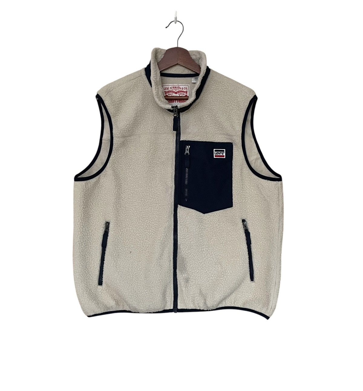 Levi's × Vintage Vintage Brand Levi’s Fur Vest 2000s Size US L / EU 52-54 / 3 - 1 Thumbnail