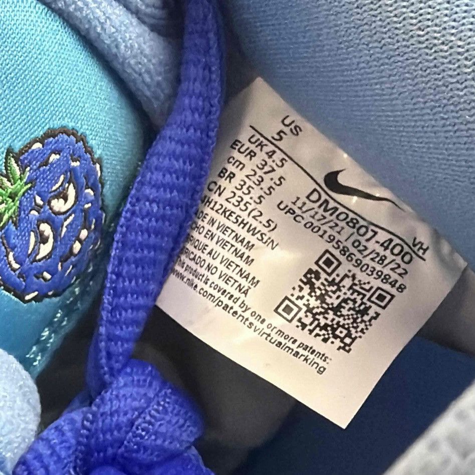 Nike NEW Nike SB Dunk Low Blue Raspberry Size 5 / 6.5W DM0807-400 Size US 5 / EU 37 - 8 Thumbnail