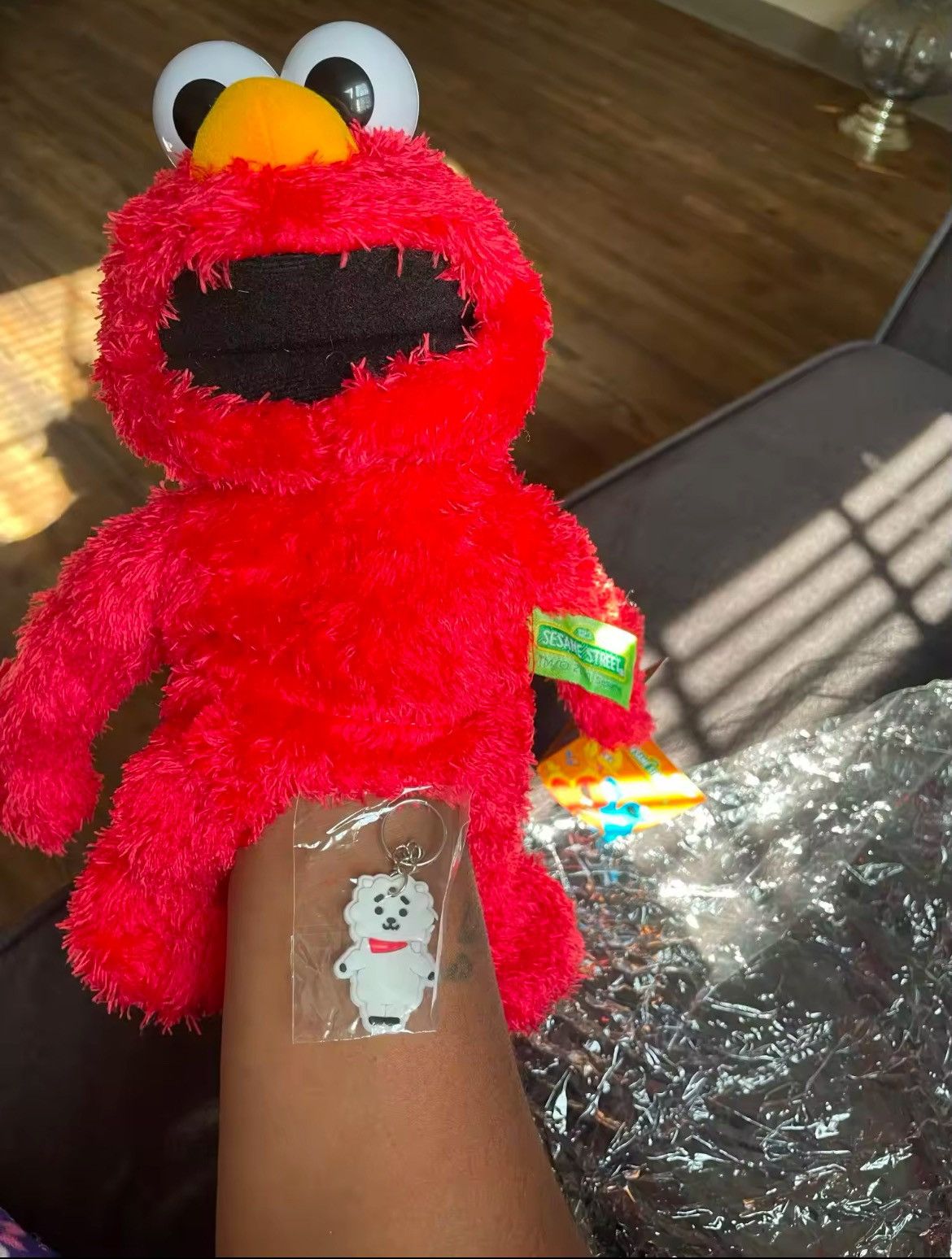 Kaws × Uniqlo Kaws x Sesame Street Elmo Plush (no box) Size ONE SIZE - 2 Thumbnail