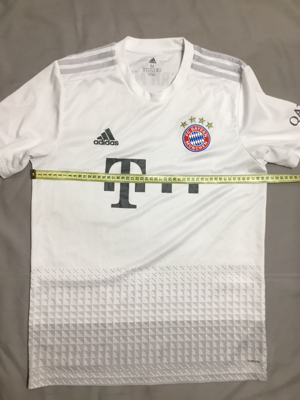 Adidas FC Bayern Munchen T-Mobile Soccer Adidas Jersey Men’s Size M Size US M / EU 48-50 / 2 - 7 Thumbnail