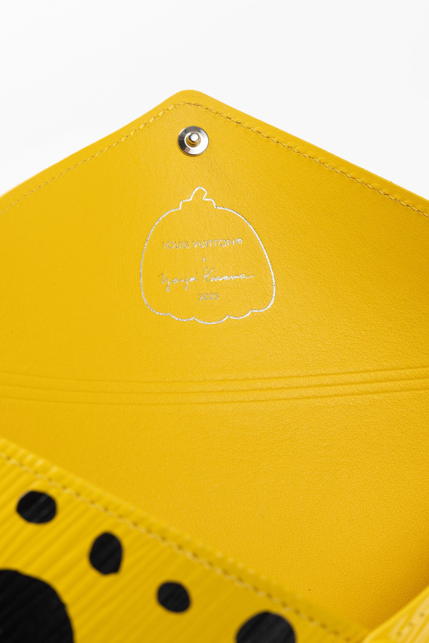 Louis Vuitton × Yayoi Kusama Louis Vuitton x Yayoi Kusama Kirigami Epi Dotted Pochette Size ONE SIZE - 8 Thumbnail