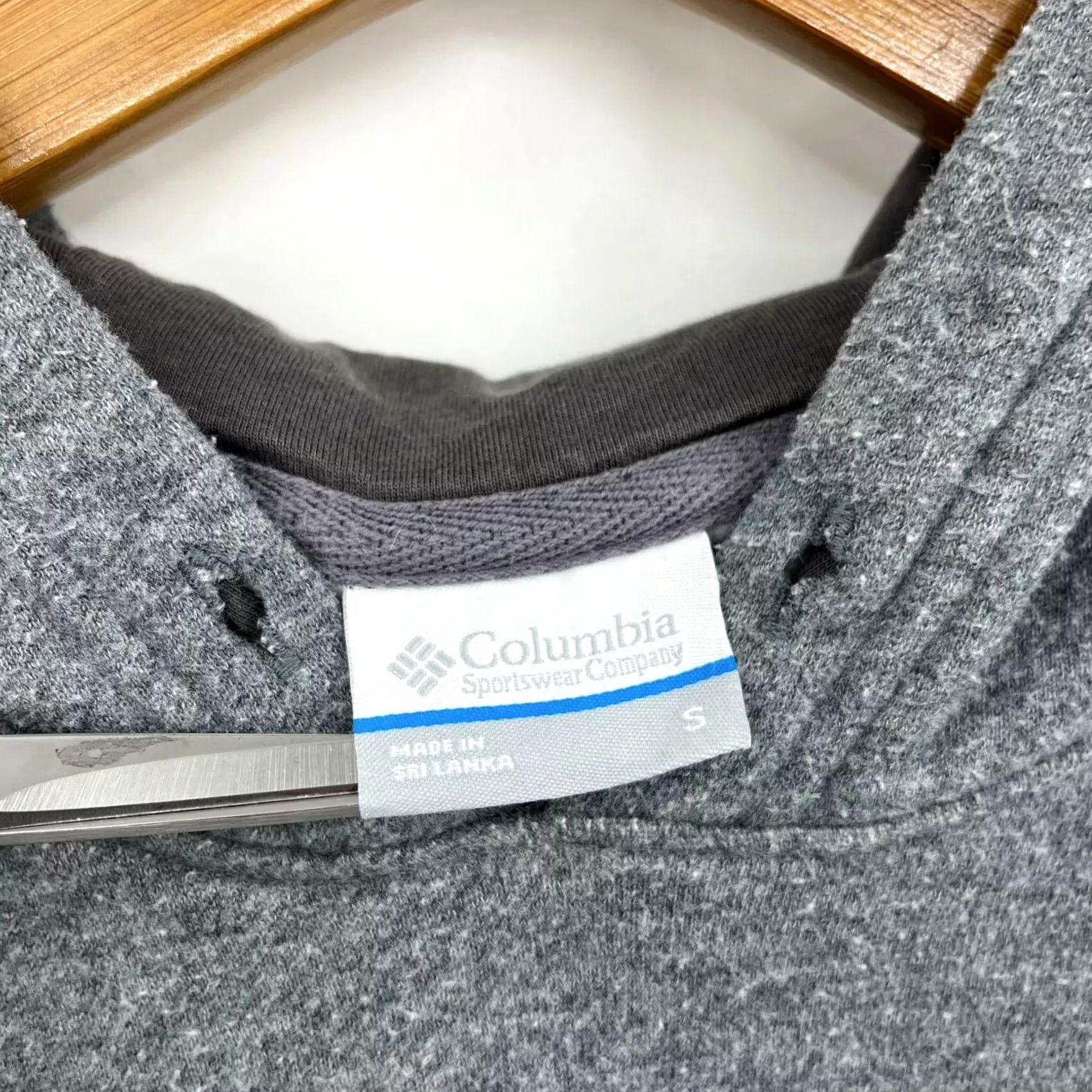 Vintage Columbia Hoodie Mens S Gray Men Size Embroidered Logo Solid Pocket Pullover Size US S / EU 44-46 / 1 - 4 Thumbnail