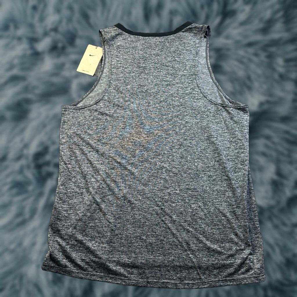Nike NEW Nike Shirt Mens Medium Gray Rise 365 Tank Top Gym Training Marathon Dri Fit Size US M / EU 48-50 / 2 - 1 Thumbnail