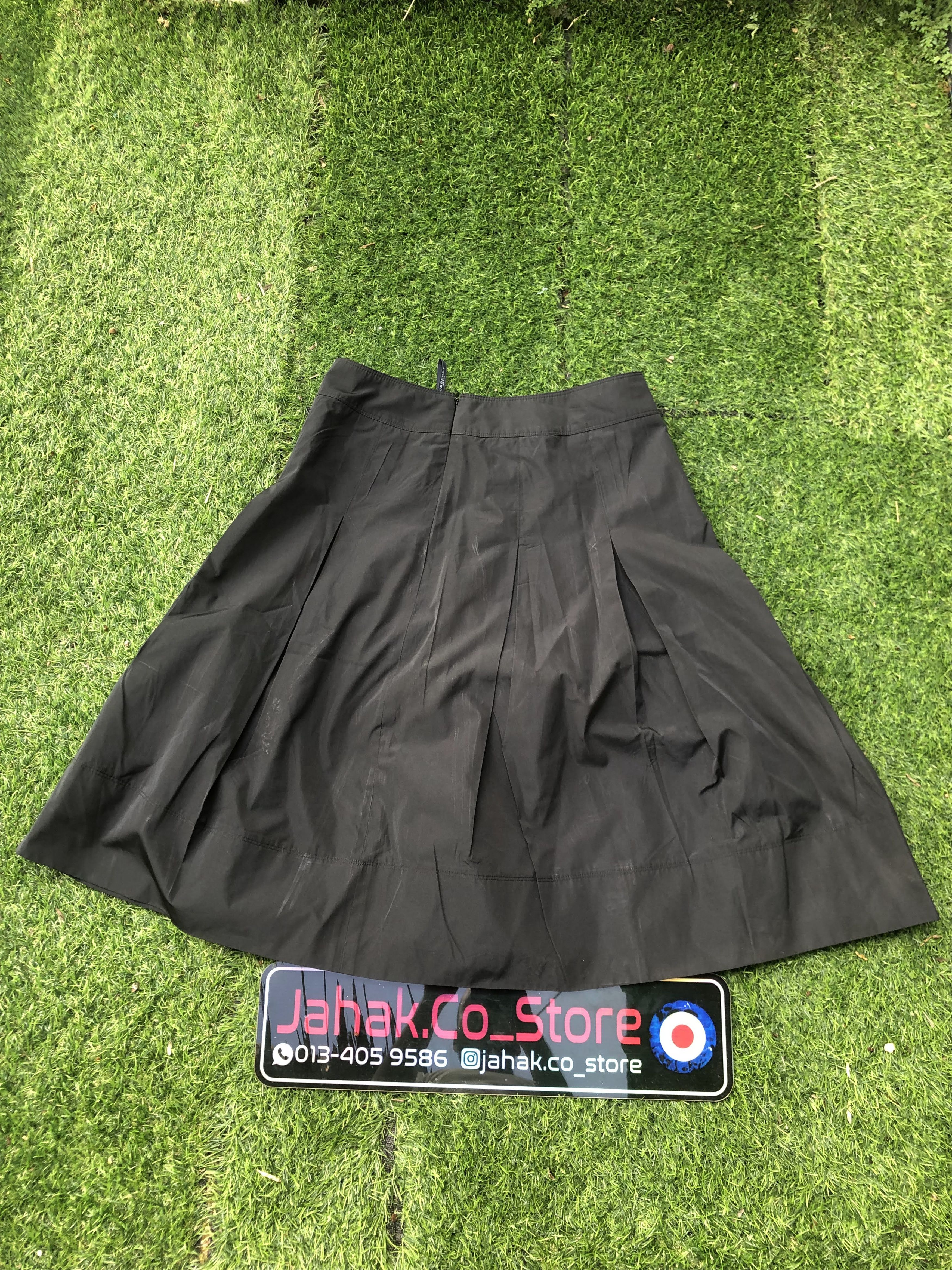 Burberry Burberry Skirt (P013) Size 28" / US 6 / IT 42 - 2 Thumbnail