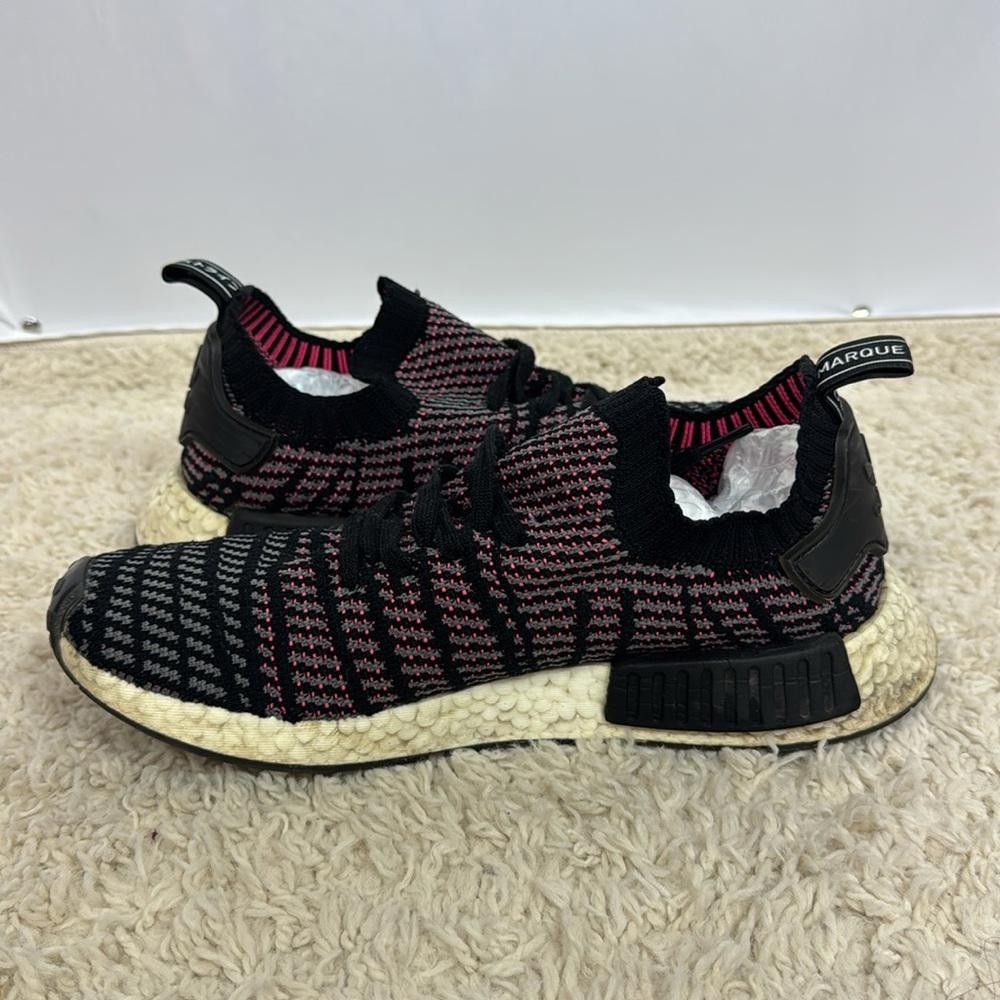 Adidas Adidas NMD R1 Black and Pink Sneakers Size 9 Men’s Size US 9 / EU 42 - 8 Thumbnail