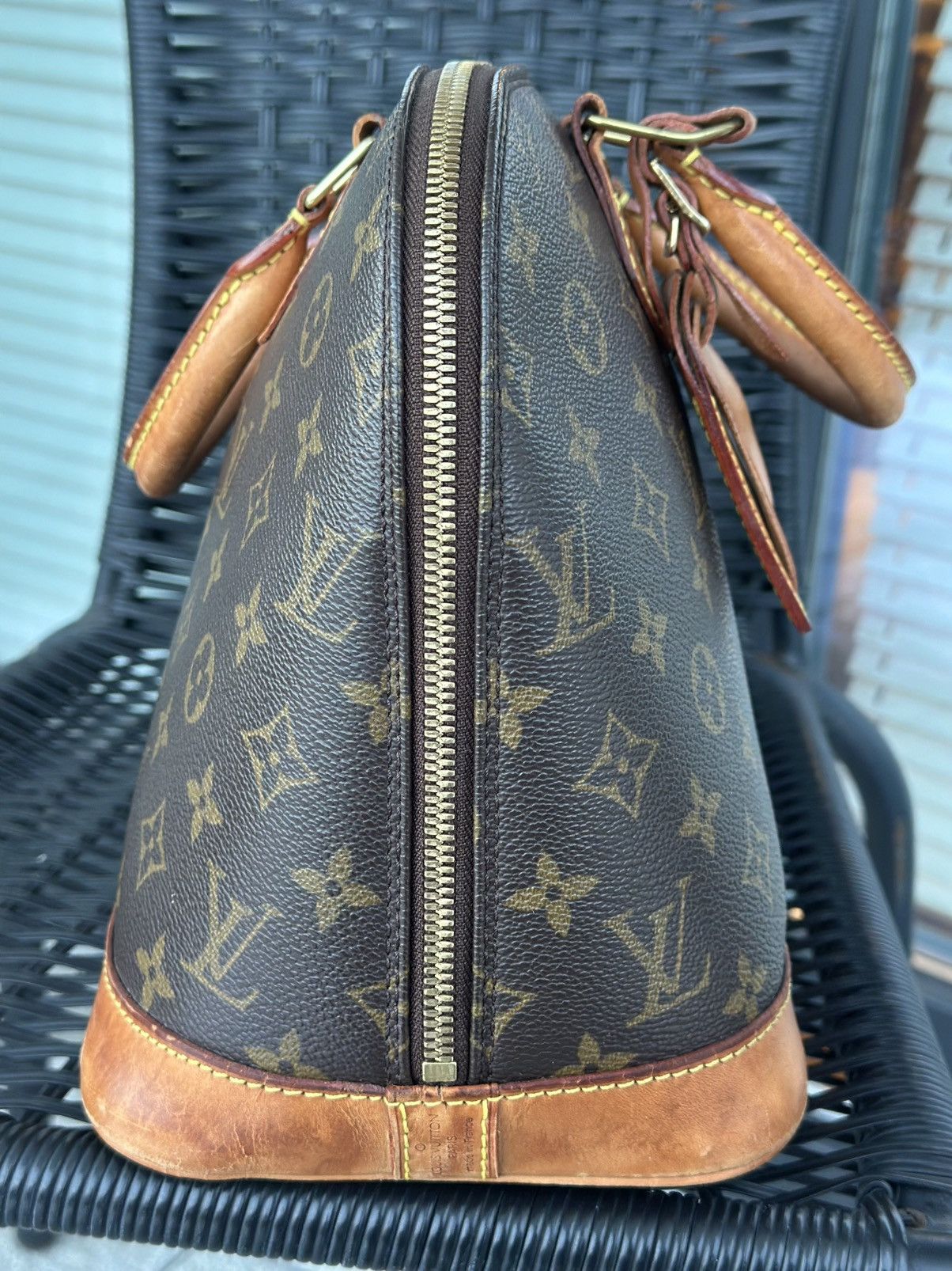 Louis Vuitton Louis Vuitton Alma PM Canvas Brown Monogram Leather Bag Size ONE SIZE - 8 Thumbnail