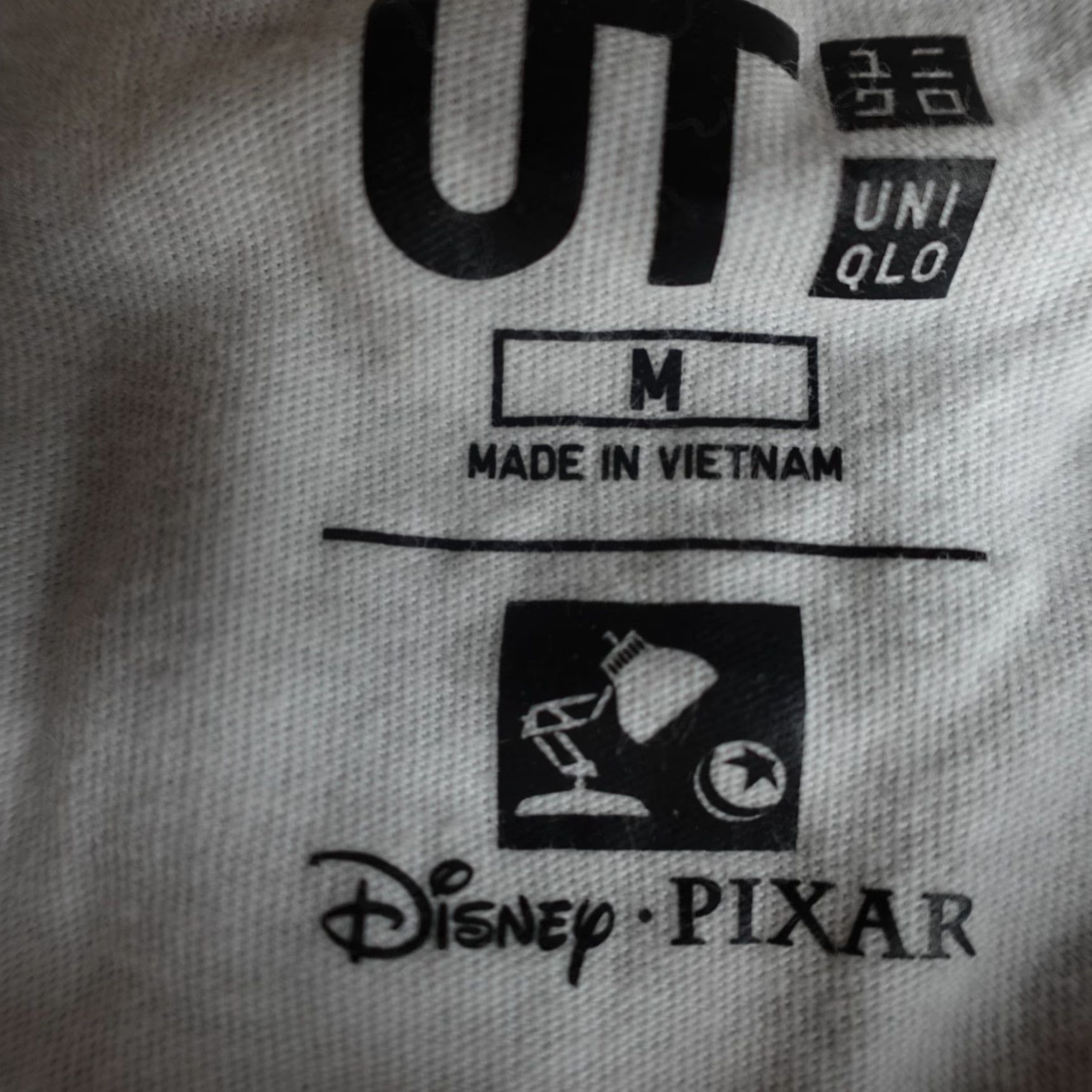 Uniqlo Uniqlo Toy Story Shirt Pixar Sheriff Woody M White Graphic Print Crew Neck Short Sleeve Mens Size US M / EU 48-50 / 2 - 6 Thumbnail