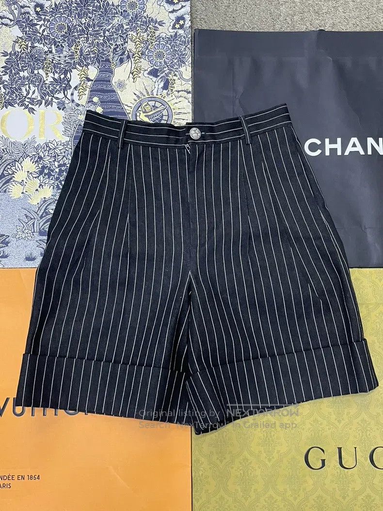 Chanel Chanel Black striped shorts Size 25" / US 0 / IT 36 - 1 Thumbnail