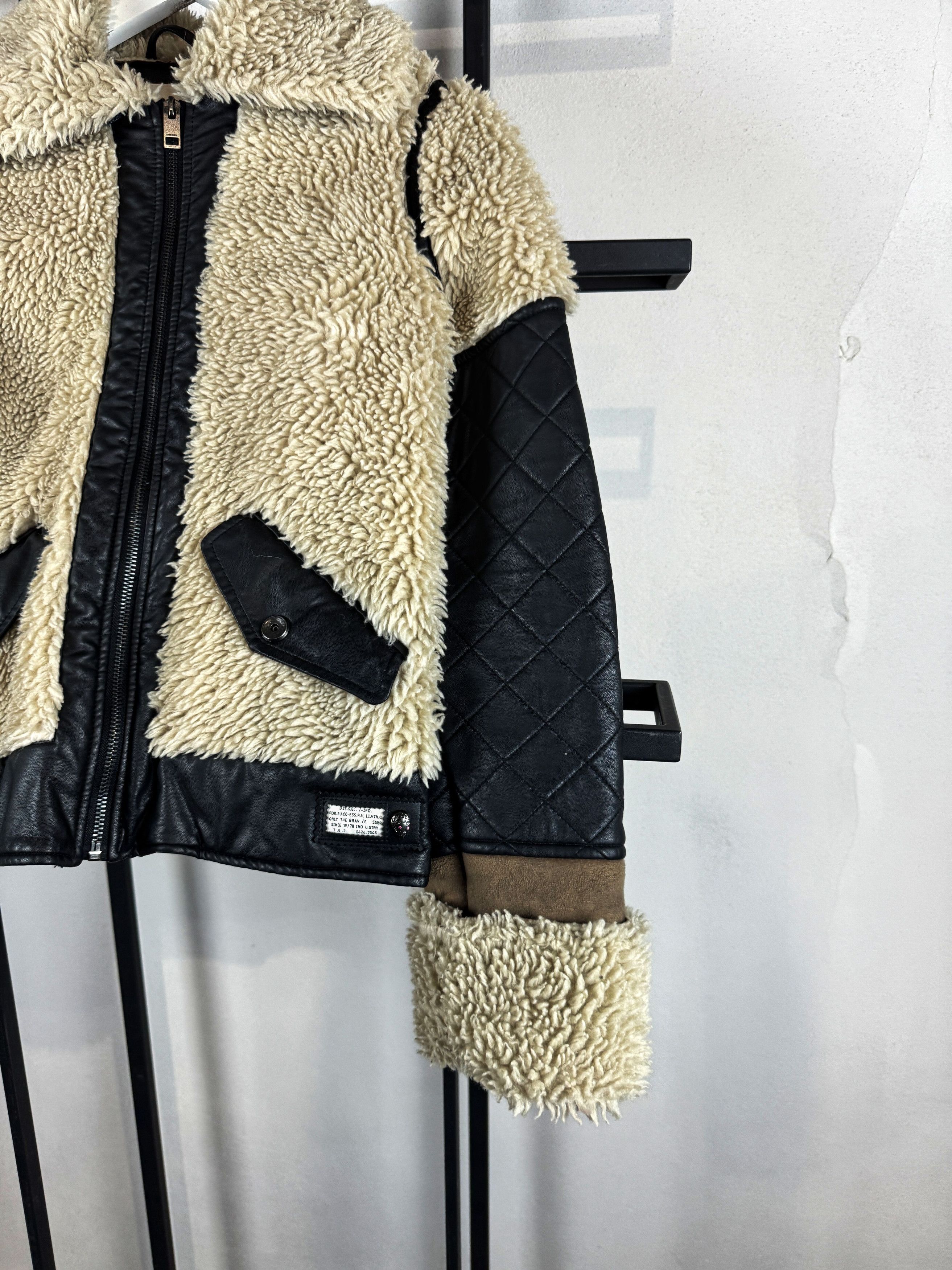 Diesel Y2K Sherpa Jacket Contrast Leather Trim Grunge Streetwear Size XS / US 0-2 / IT 36-38 - 4 Thumbnail