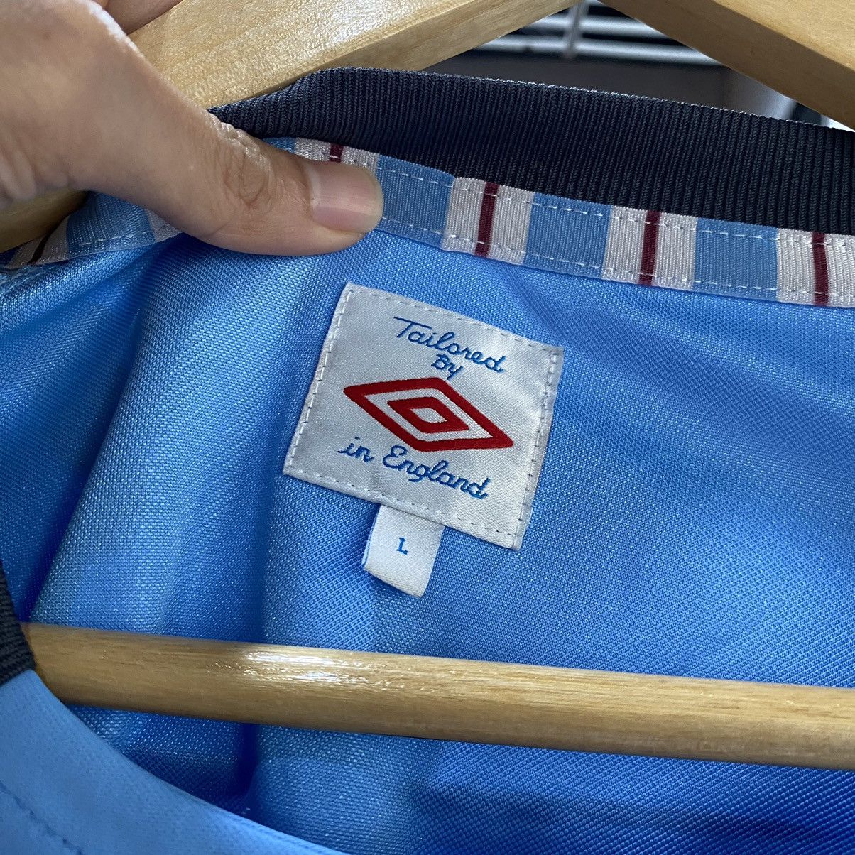 Umbro 2010-2011 Manchester City Jersey Size US L / EU 52-54 / 3 - 9 Thumbnail
