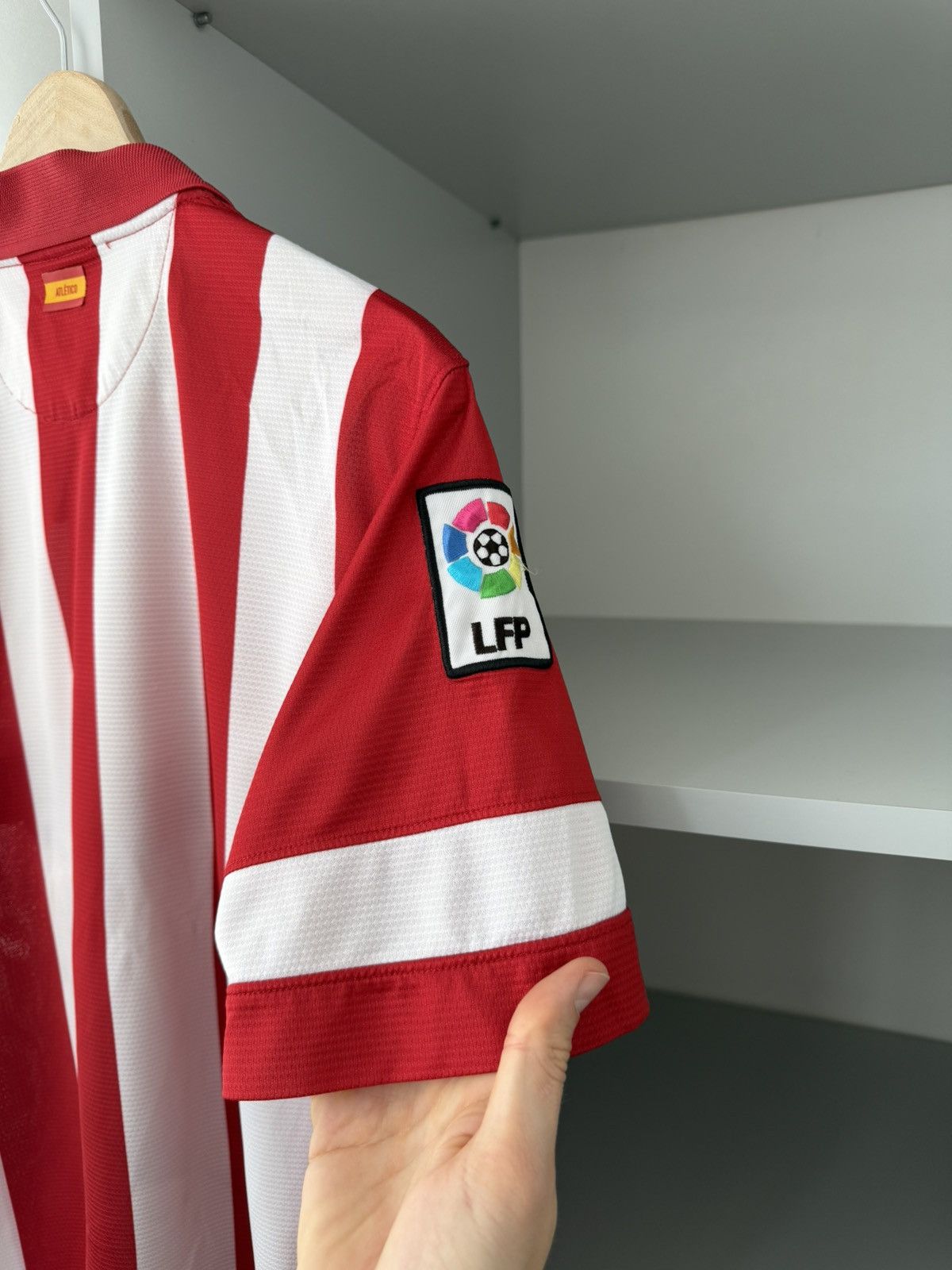 Nike Nike Atletico Madrid 2013 2014 Home Jersey Size US M / EU 48-50 / 2 - 11 Thumbnail