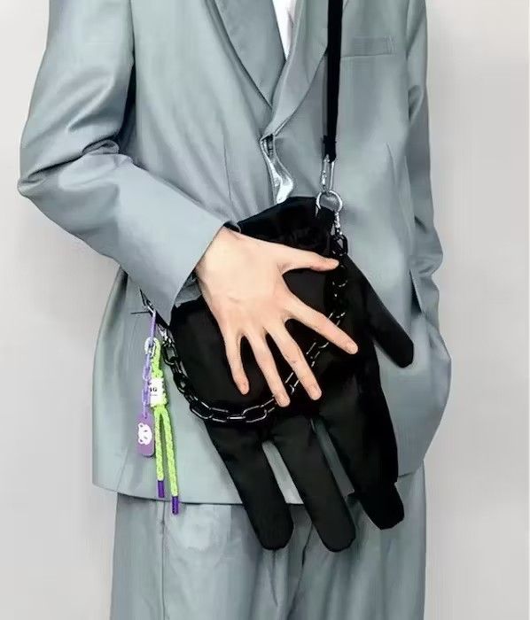 Japanese Brand Hand Shape Cross Body Bag Size ONE SIZE - 4 Thumbnail