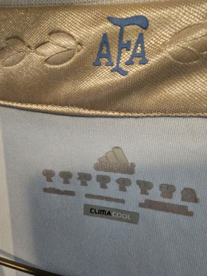 Adidas Argentina 2010 2011 World Cup Home Shirt Jersey Size US M / EU 48-50 / 2 - 4 Thumbnail