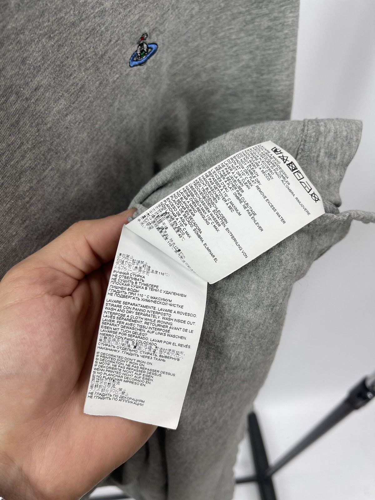 Vivienne Westwood Vivienne Westwood T-Shirt Grey Size L Made in Portugal Size US L / EU 52-54 / 3 - 7 Thumbnail