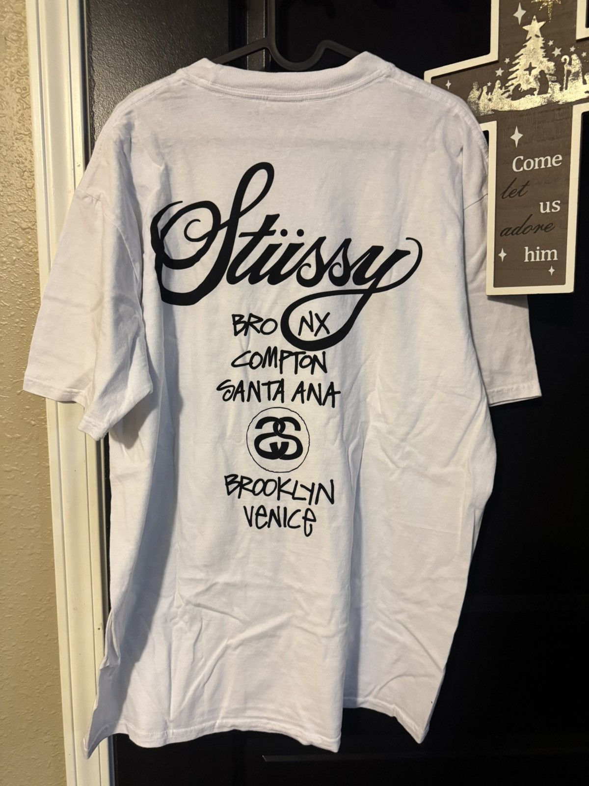 Stussy Stussy world tour tee size L Size US L / EU 52-54 / 3 - 4 Thumbnail