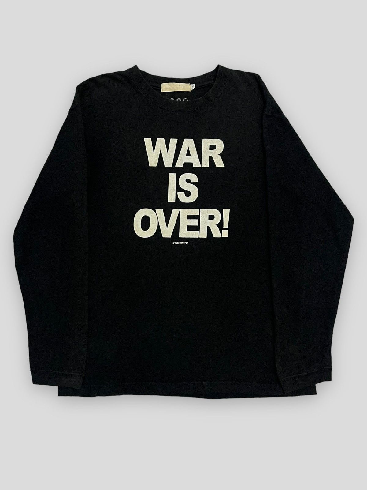 VINTAGE 1990S POWER TO THE PEOPLE WAR IS OVER TRENDING TEE