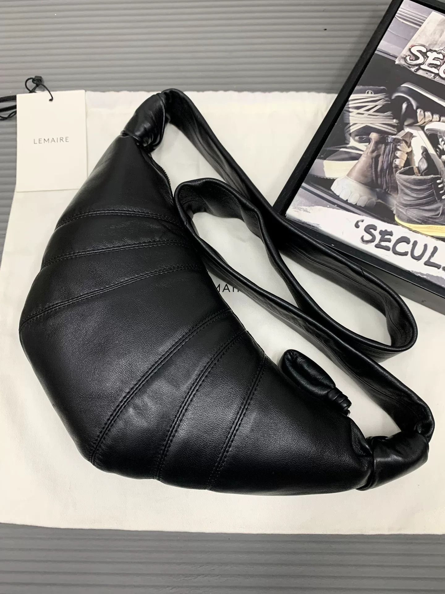 Lemaire Lemaire 25FW Small Black Croissant Bag Size ONE SIZE - 1 Thumbnail