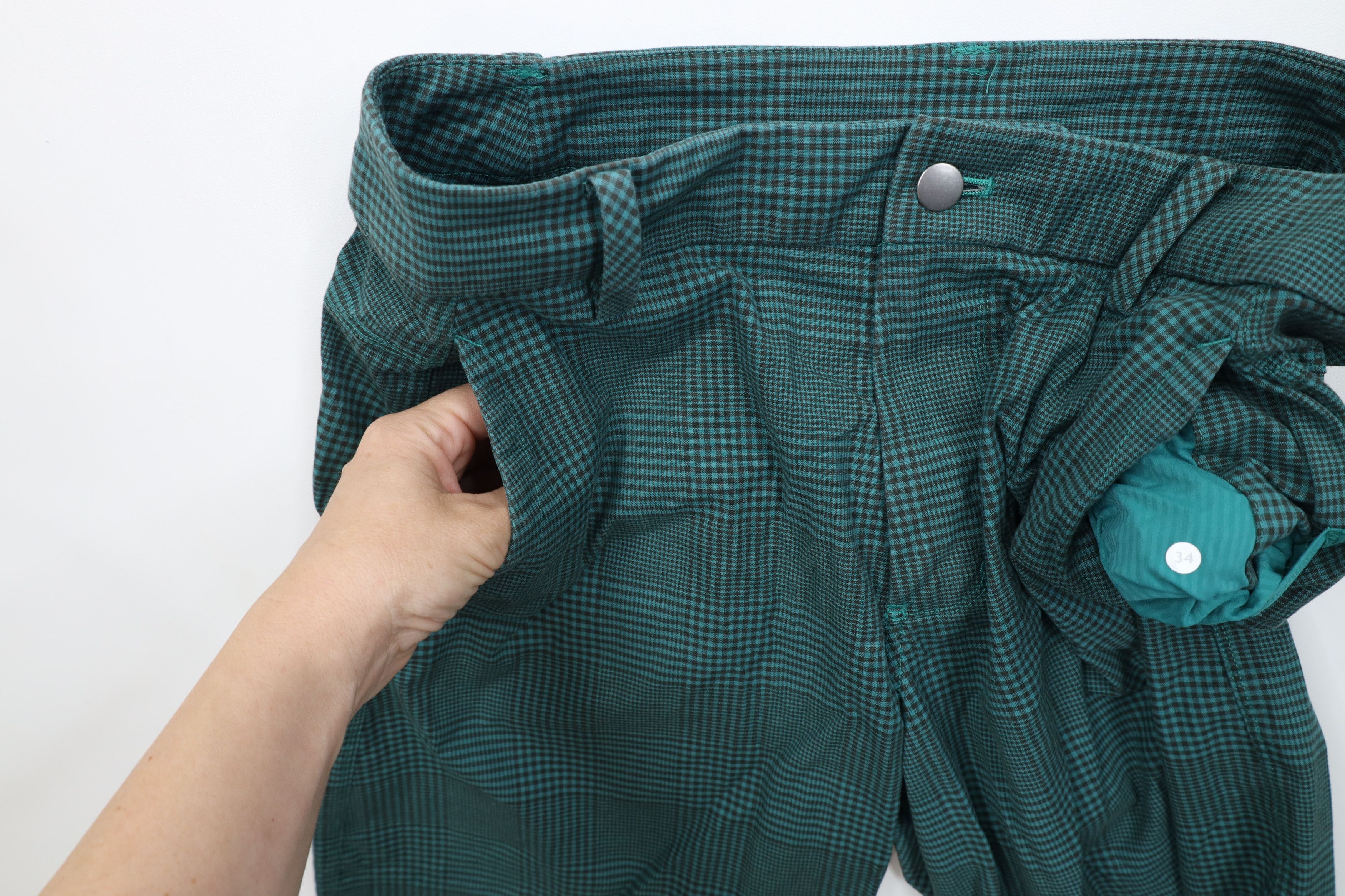 Lululemon Lululemon Flat Front Golfing Golf Chino Shorts Green Plaid Size US 34 / EU 50 - 7 Thumbnail